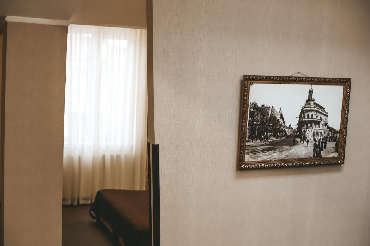 Georg Palace Hotel Tjernivtsi Exteriör bild
