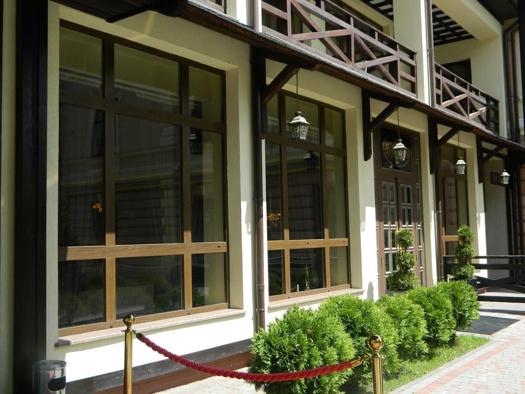 Georg Palace Hotel Tjernivtsi Exteriör bild